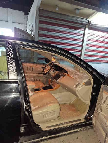 السلام عليكم  
سيارة تيوتا افلون ٢٠٠٦ امريكي
 رقم بغداد انكليزي تحويل مباشر 
محرك  6V
فتحت سقف  
محرك كير كفاله 
تبرد تدفئه 
مصبوغ عام 
السعر ٨٢ وبي مجال 
***********
