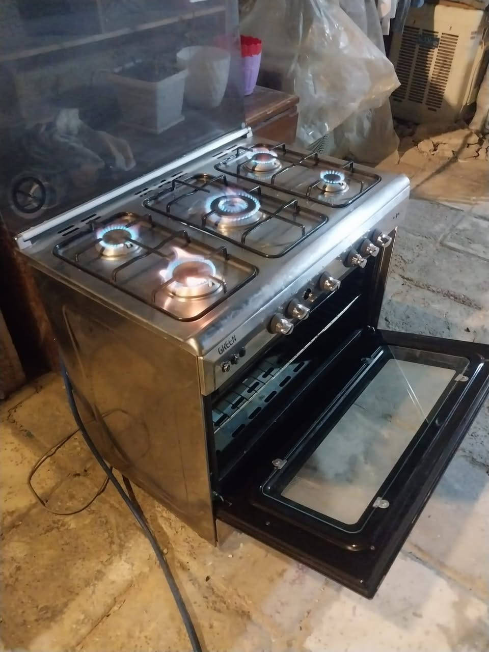 ميز طعام سعره 75 براد سعره 60 مجمده نضيفه سعره 120 ثلاجه سعره 130
شاشه حجم 32 سعره 50 سنك مرمر اصلي سعره 80 
غساله 16 كيلو افيرتر هيتاشي سعره 250
طباخ نضيف جدا سعره 250 مكاني ابو غريب النصر و السلام واكو توصيل ع فحص بي واتساب ***********
