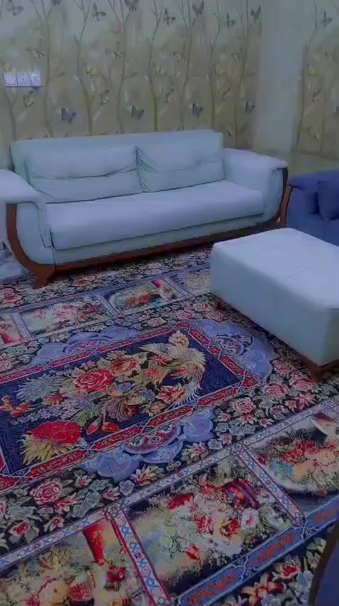 تخم جديد تركي سعره مليون وبي مجال
***********
