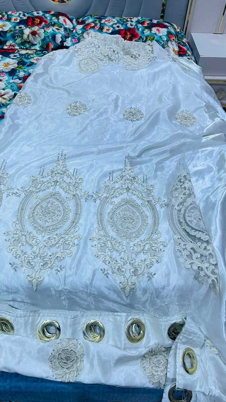 هلو بنات عندي زوجين بردات كل زوج اربع مترات يعني ثمانيه وتور قطعتين قياس كل وحده ثلاث امتار والتور الشفاف  عرضه هم ثلاثه وعندي تلبيسه تخم كامله لعشر مقاعد ثنين كبار ووحده وسط وثنين مقعد نفر كلمن وسعرهن عندي توصيل لكل المحافضات وعنواني بغداد


**إذا كنت صاحب هذا الإعلان وتريد حذفه لأي سبب، رجاءا أرسل رسالة إلى الدعم الفني**