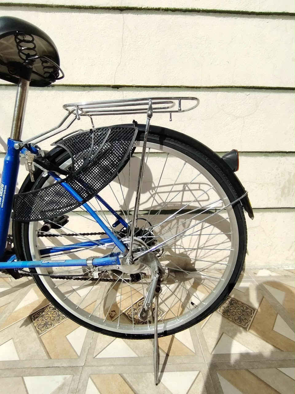 السلام عليكم يايسكل للبيع بناتي حجم ٢٦البايسكل ما نقصه شي كامل العكرب شغال السعر ٧٠وبي مجال مكاني بغداد الإسكان شارع مستشفى الطفل رقم التلفون ***********
