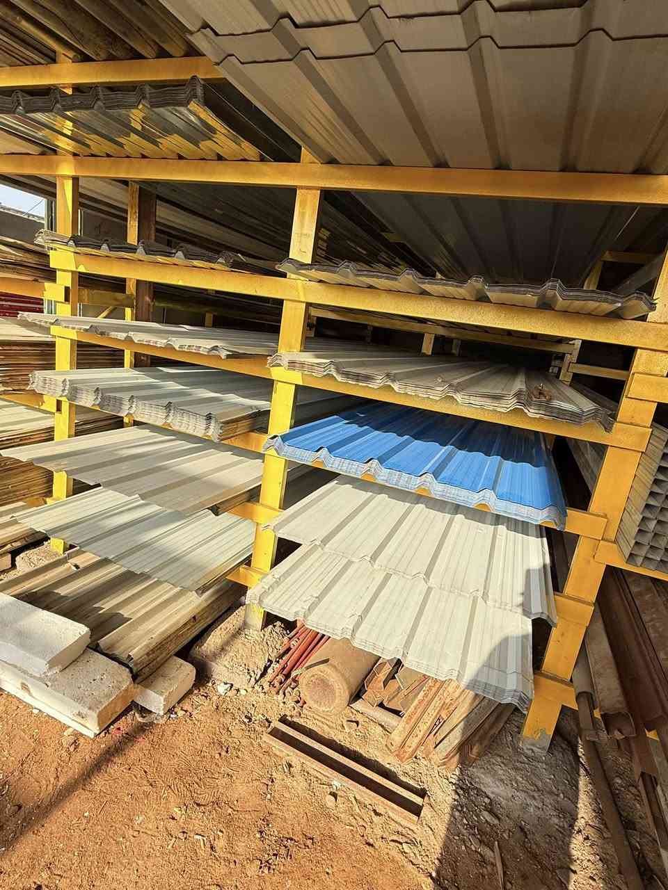 سلام عليكم اخوان يوجد لدينه سندويج سقفي /جداري /كافت نواع الشخاط /البوري /الشيلمان /بيارسي /الهيسكو /الكيربي /يوجد عمدان كهرباء /بيبان بلاستك /
العنوان البصره كرمت علي شارع جامعا
رقم الهاتف***********
متوفر وتساب/توصيل اي مكان داخل البصره 
ابيع فقط ما اشتري
