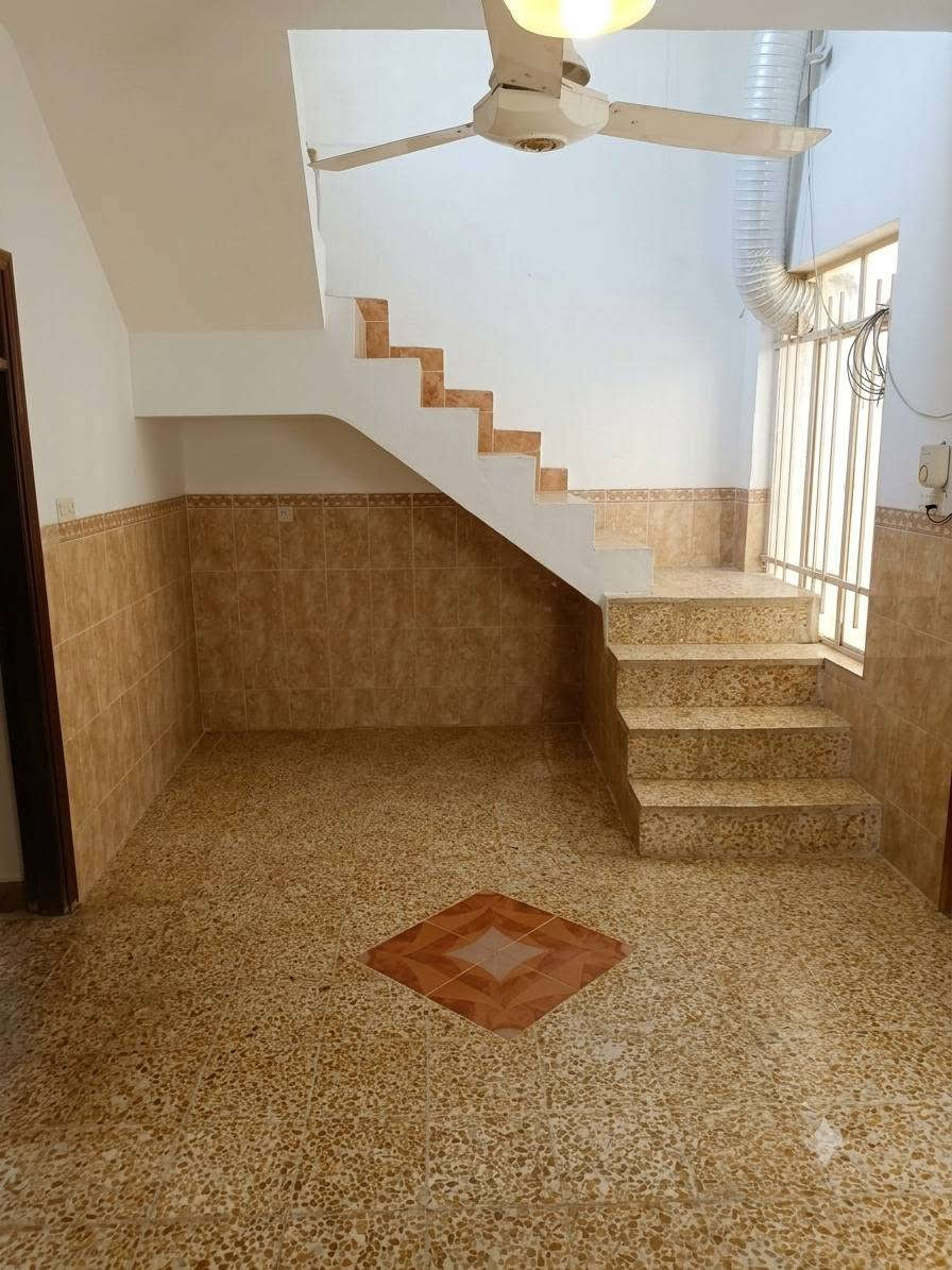 🏡 دار للبيع
📍 الموقع: تقطيع المأمون، موقع مميز قريب من جامعة نور الإسلام، والمدارس، والمركز الصحي.
📐 المساحة: 100مربع
🏠 مكونات الدار: • استقبال
• هول داخلي
• غرفتا نوم
• مطبخ
• صحيات
⭐ مناسب للسكن العائلي، وقريب من جميع الخدمات الأساسية.
📞 للتواصل: ***********
