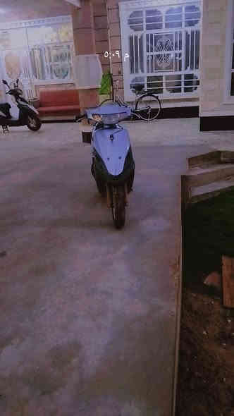 سلام عليكم شباب دراجه ماكس قچمه للبيع الدراجه نضيفه كامله كهربائيات كلشي كامل العنوان بغداد المدائن مشروع الوحده سعر الدراجه 400 اوبيهه مجال للطيبين الرقم ***********.  ***********
