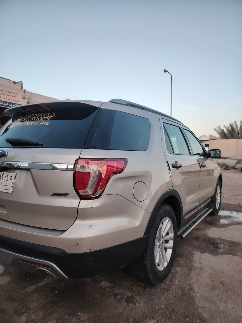 السلام عليكم لبيع فورد اكسبلور ٢٠١٧ بصره بسمي رقم نكليزي دولي فول ما عده التنته سياره نظيفه كلش ما تخسر شي كلها بلاد 
الاتصال ***********
مكاني البصره تنومه السعر ١٧٠ وبيها مجال
