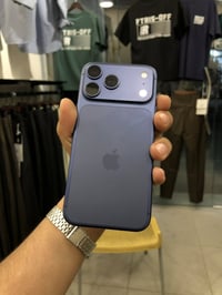 17 برو ماكس  نيلي تك شريحه ذاكره 256 بطاريه98‎%‎ نظافه100‎%‎ للاستفسار...