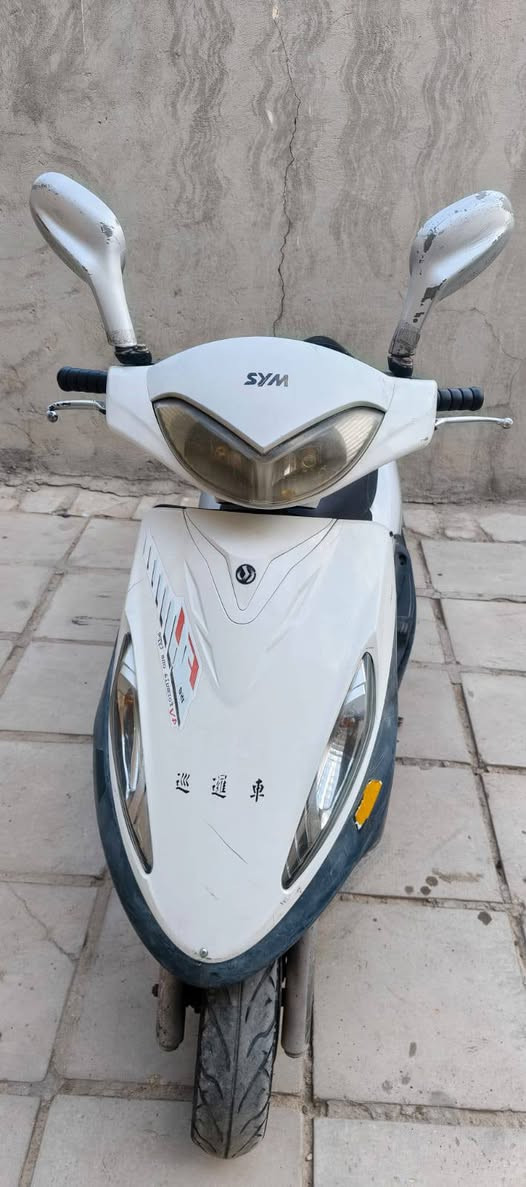 السلام عليكم شباب
دراجه سيام للبيع مكاني نجف حي الجزيرة 
رقمي ***********
السعر 400 وبيها مجال قليل 🤌

1- دراجه ما مفتوحه وين ما تريد نفحص 
2 - لايتات شغالت دبل اشاير شغالت هورن شغال 
3 - الدراجه شغاله سلف وهندر 👈👈 انتبه 👇
الهندر إني اشالعه بصيف علمود ما تنباك 😁 
4 - فقط الكفر الامامي مبدل فقط 👉👉👉
لحد يدور كفرات دورو دراجه زينه 🫠
