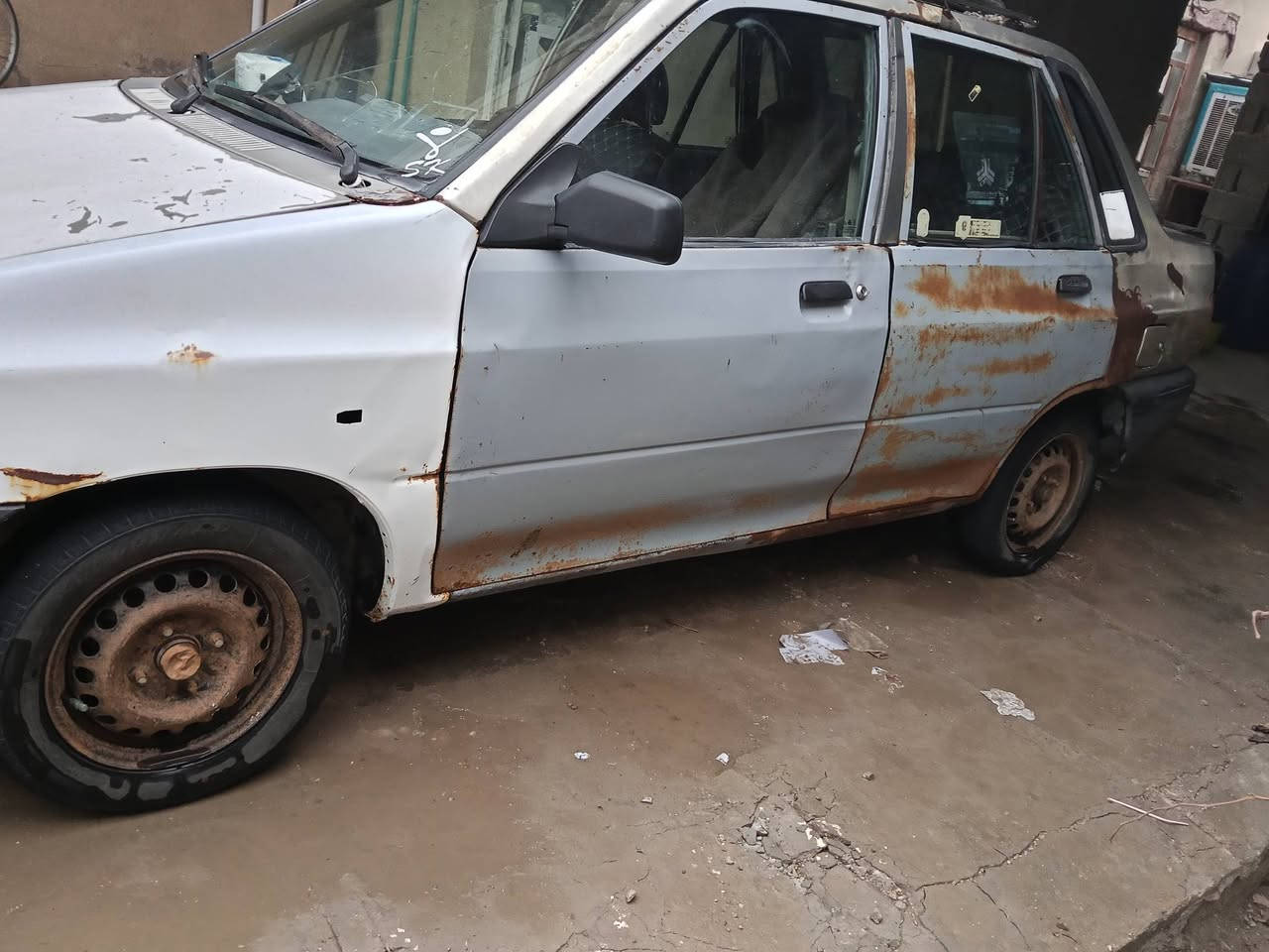 سايبا موديل 2012لون ذهبي سياره بسمي رقم كربلاء ..مكينه تبخر كير مكفول وهاي الصور كدامك .مكاني كربلاء طويريج ....الرجيبه ....السعر 23 وبيهه مجال 
***********
