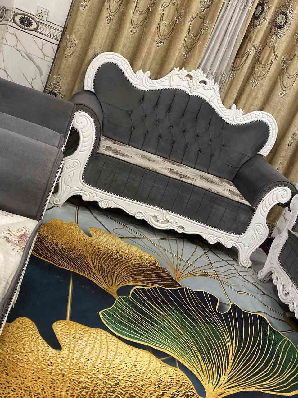 تخم ملكي 10 مقاعد نضيف اخو الجديد اي ضرر مابي السعر 425 وبي مجال المكان كربلاء ***********
