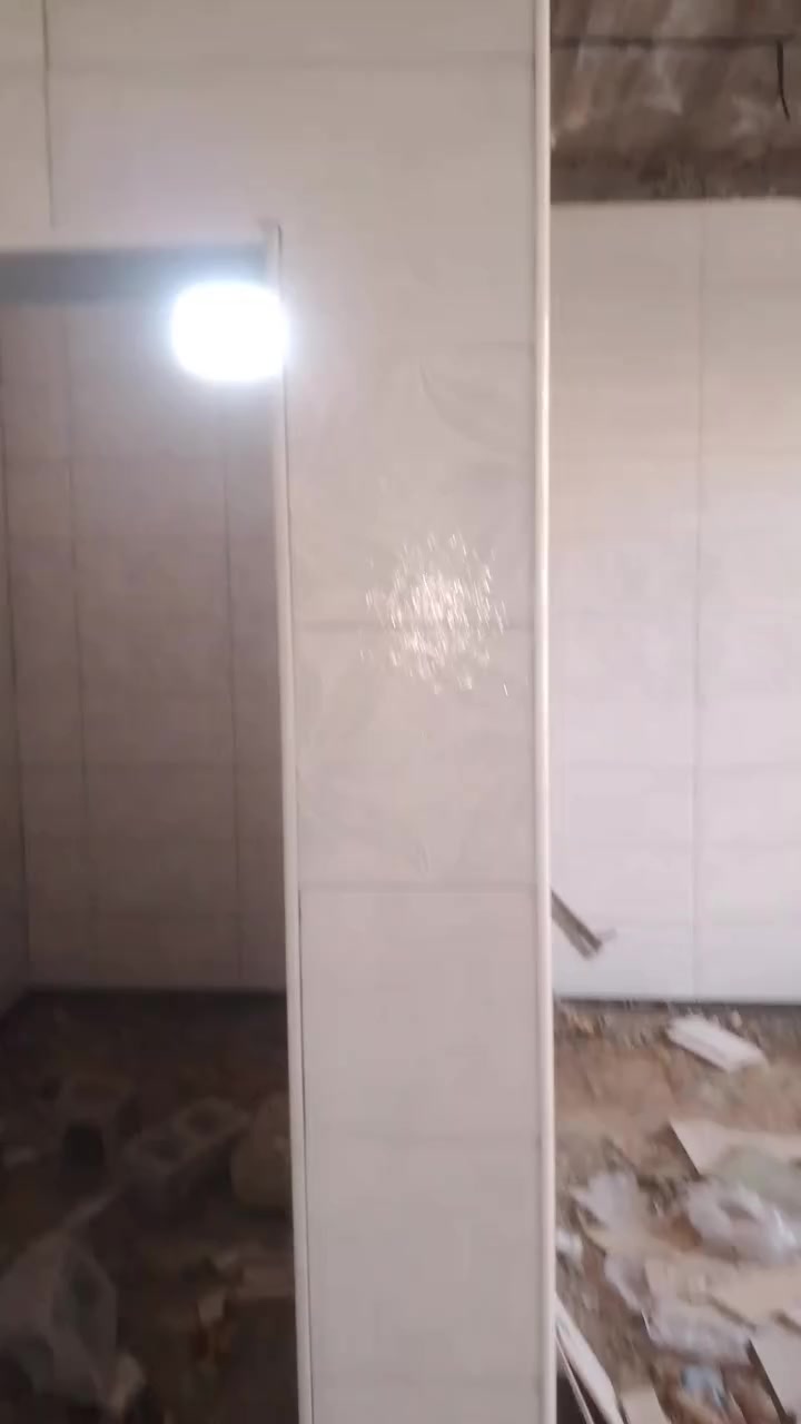 السلام عليكم
خلفه سيراميك ، بورسلين ، الواح متفرغ حالياً
اشتغل باليوميه وعلى المتر حسب الاتفاق
‏‪***********‬‏
