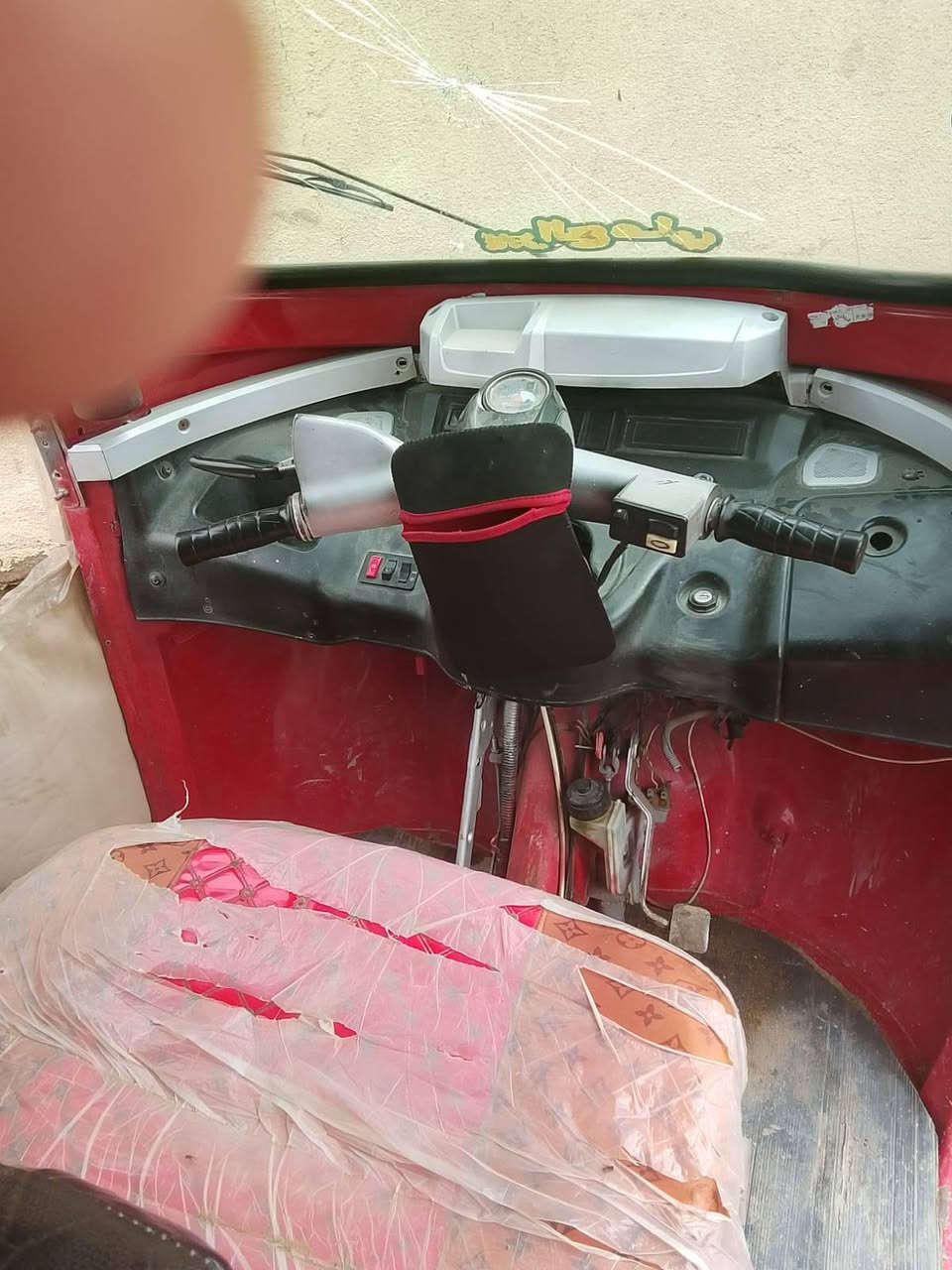 تي في اس للبيع اوراق اصولي مكينه مجفته كله جديد واصلي السعر 3.500 وبيها مجال مكان ناصريه مركز ***********
