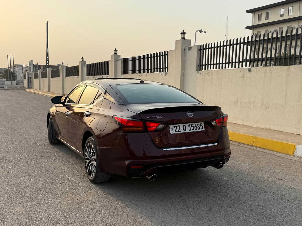 🚗 نيسان التيما 2023
لون كرزي مميز
مواصفات فل 1/1

🔹 المواصفات:
 • شاشة كبيرة (لكزس)
 • فتحة سقف بانوراما
 • تايرات جديدة
 • صدر أمامي وخلفي جديد
 • قبق بنزين بلاتينيوم (شغل يدوي)
 • دوسات أبواب بلاتينيوم (شغل يدوي)
 • بصمة تشغيل + بصمة أبواب
 • تشغيل عن بُعد
 • تبريد وتدفئة (تبريد نيسان معروف)
 • أنظمة قيادة متعددة
 • تدفئة كشنات
 • شحن لاسلكي (Wireless)

🔹 الحالة:
 • الضرر: جانبي سطحي فقط
 • بدون دواخل
 • باب السائق + جملغ السائق
 • حافة البونيت بيها شوية إشبر

🔹 الموقع والسعر:

📍 المكان: ديالى – بعقوبة
💰 السعر: 159
📄 بالشرط – سنوية – هزة جديدة
✍️ ثاني يوم أبصملك تحويل

📞 للاستفسار: *********** بعقوبة, ديالى
