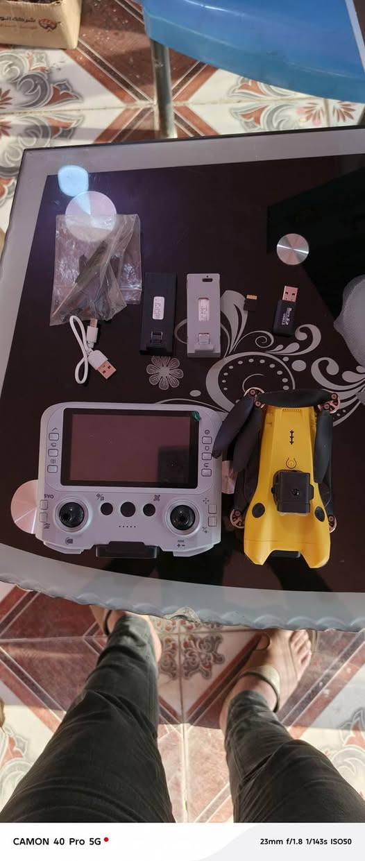 السلام عليكم
درون احترافي بهذا الشكل
كامل ملحقات 
انطي سعرك باليرضي الله.


**إذا كنت صاحب هذا الإعلان وتريد حذفه لأي سبب، رجاءا أرسل رسالة إلى الدعم الفني**