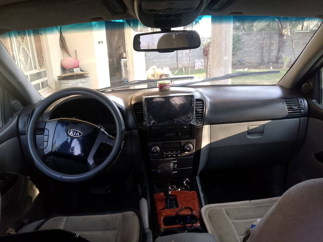 السلام عليكم من رخصت الادمن المحترم للبيع سورنتو موديل 9 خليجي صبغ دعاميات فقط فتحه ظربه خفيفه جوه البك لايت خلف السائق وشويه حافه الجنطه مكينه مفتوح 3000 بطه رقم سليمانيه شرط التحويل سعر 88وبي مجال ***********
