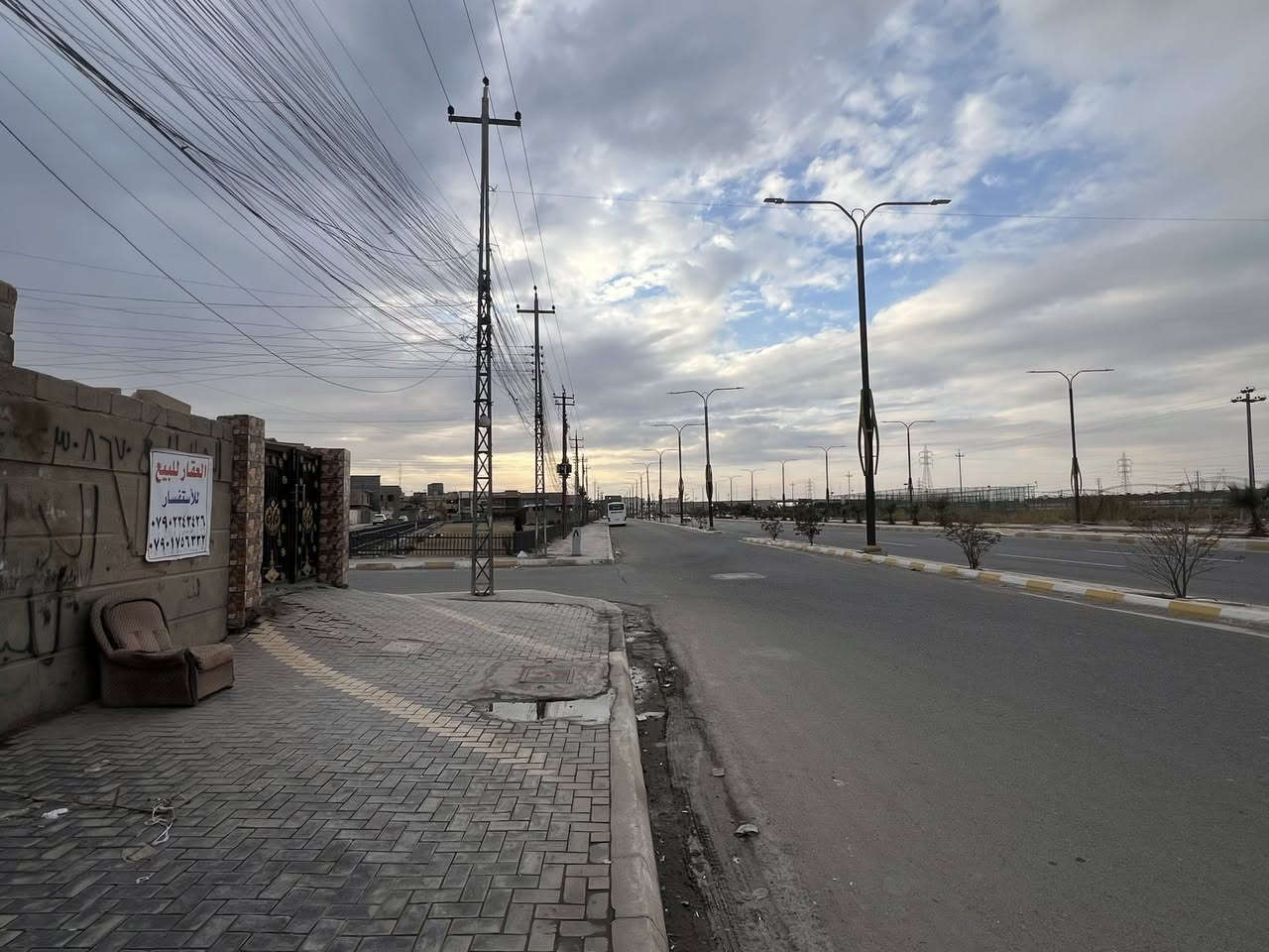 بسم الله الرحمن الرحيم 
🔴عقار للبيع عل شارع الثرثار الحولي
🔴قرب جسر الجغيفي  
🔴ركن عل حديقه  شارع 20 
🔴مساحه 200 متر  في السند واقع حال 300 متر
🔴الواجهة 10/20
🔴 السعر 400 مليون وبي مجال
🔴للاستفسار مكتب فلاح الزوبعي ***********
🔴خميس الحلبوسي ‭0790 175 6332‬
📍الفلوجه مقابل مجمع الشفاء
