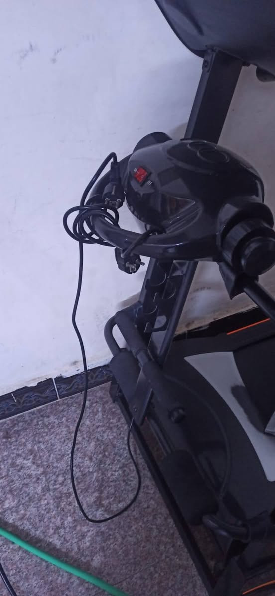 جهاز جري للبيع المكان شارع فلسطين سعر ٣٠٠ للاتصال ***********
