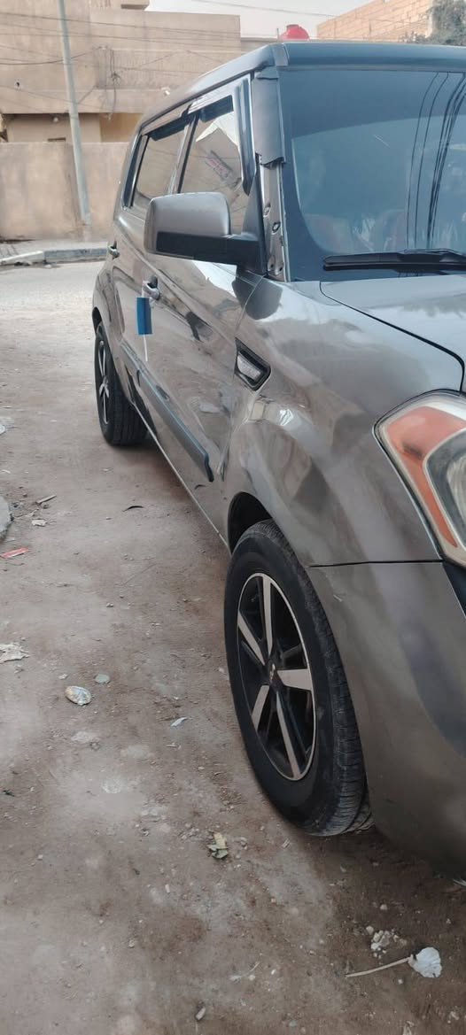 للبيع كيا صول موديل 2013 السياره جاهزه من كلشي تبريد شغال كهربائيات شغاله كوله تخم تايرجديد  باتر جديد مكينه 1600 جي دي اي رقم بغداد بأسمي سعره 98 وبيه مجال
واي استفسار اني خادم
 ***********
