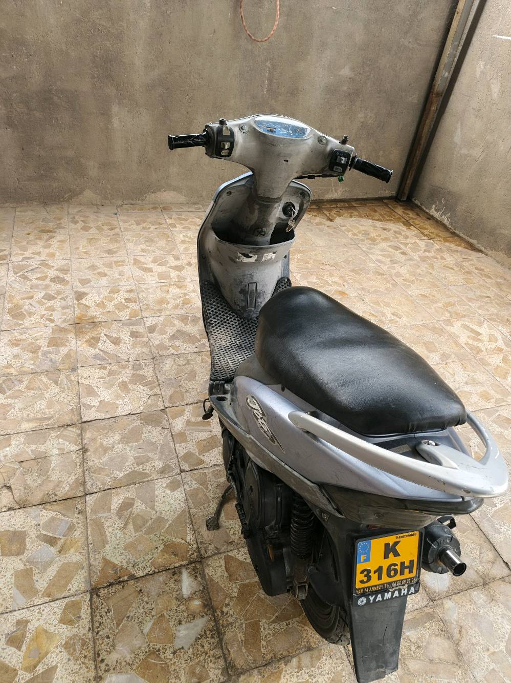 سلام عليكم قجمة للبيع دراجة بلادية فقط المكينة مفتوحة بسبب الولفات دراجة حلوة سلف شقال هندر كهربائيات شقالات رايدها ب 750 ألف وبيها مجال قليل دراجة حلوة بلمشي مكاني البصرة كرمة علي