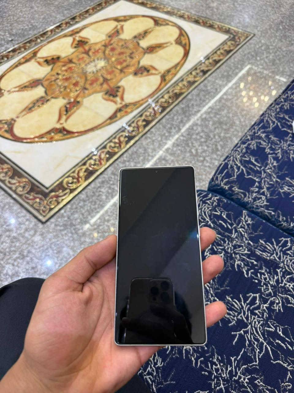 سامسونك s25الترا جهاز جديد ونضيف ذاكره 256 كامل ملحقات قطعه نضيفه سعرا 1200وبي مجال  رقم ***********
