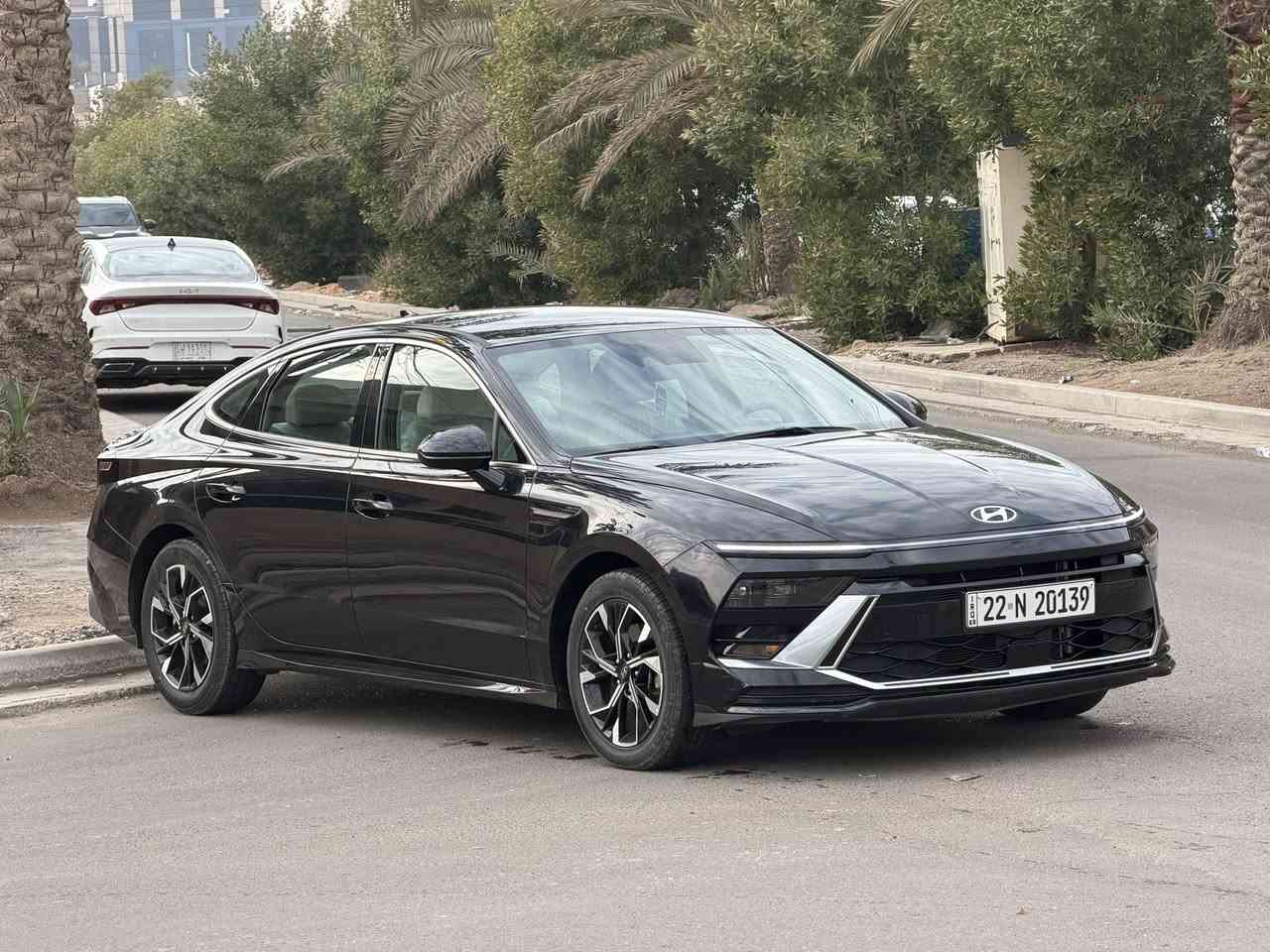 🔴سوناتا  الشكل الجديد 🔴
مكينة 2.500
‏HYUNDAI SONATA 2024
بدون ايرباك بدون دواخل
🔴. حادثها السياره طخة بسيطه بالبنيد فقط 
الباقي مكفول عالفحص ابيع  
🔴سياره رقم اربيل وهزا  جديد باسمي تحويل  
مكينة 2.500 طيااررره 🚀🚀
مواصفات راح اذكرهن 
بصمة دخول ذكي  
شاشة ع طول الدشبول 
تحكم ستيرن 
رادار امامي معا تحديد مسافة سيارة كدامك 
رادار خلفي 
رادار جانبي 
اوتو ستوب خلفي 
اوتو ستوب امامي 
شفتات ستيرن 
كشنات كهرباء وفول ايرباك 
كشنات تدفئه 
كير تعليك 
شحن لاسلكي 
حساس فتح جنطة الخلفية 
تشغيل عن بعد 
نظام خروج عن المسار 
نظام قيادة ذاتيه 
تبريد منفصل قطعتين امامي 
جامات اوتو 
نظام اوتو هولد مال ازدحامات 
هندبريك بصمة 
انظمة قياده سبورت ونورمات وكمفورت  وايكو 
كاربلي يدعم كافة الانظمة الهاتف 
دبل كزوز 
كامرة خلفية دوارة
دشبول كاربون فايبر 
كشنات ودشبول وبيبان لون سموك 
ويلكب حجم ١٨انج
تايرات بلادية عليها 
بجم زنون 
لد ع طول البجم 
لايتات اوتو 
نقط عمياء 
مراية داخليه تعتيم تلقائي 
شاشة تبريد تحكم كله لمس 
🔴مكاني  بغداد  المنصور 
🔴السعر 208 ورقة
صور الحادث موجوده بالمنشور 
🔴رقم الهاتف 
:    واتساب + اتصال عالخط
***********    
واتساب او الاتصال عالرقم
