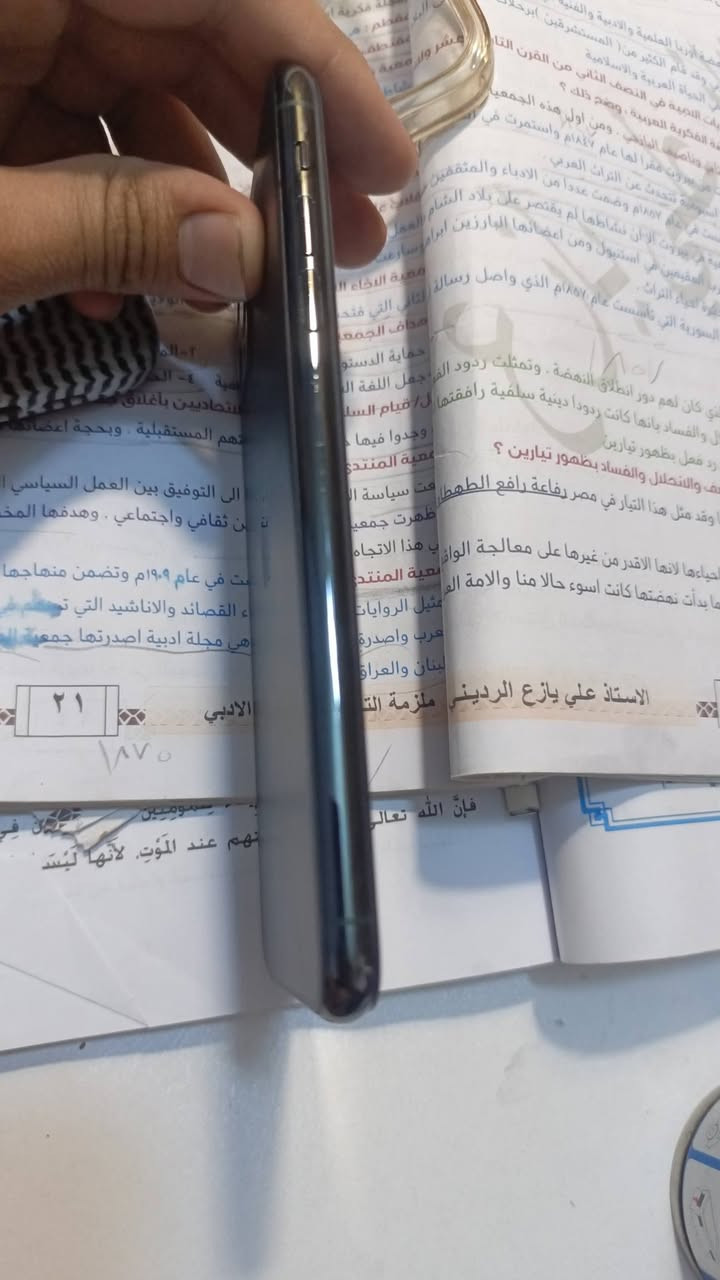 سلام عليكم ايفون ١١ برو ماكس للبيع 
ذاكرة ٢٥٦ 
بطارية ١٠٠٪ مبدله 
شاشته مبدلة اصلية ٣ خيارات 
جهاز نظيف وكله شغال شرق اوسط 
 ماعده فيس ايدي 
شحن نت اتصال كله شغال صوته عالي 
الجهاز نظيف ولا شخط بي 

سعر الجهاز ٢٣٥ بي مجال قليل  
مكاني بغداد العبيدي 
الرقم ‏‪***********‬‏
