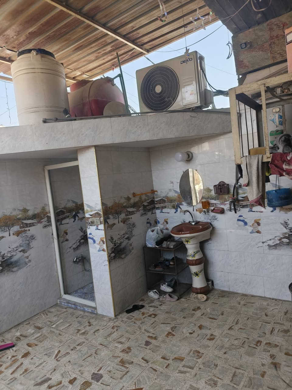 الدار للبيع
منطقه العبيدي حي السفير
البيت جاهز من كلشي
3غرف نوم 3خدمات حمام والتواليت
مساحه 125 
طابقين 
ماء مجاري تبيلط
طابو زراعي
بناء حديث
الاستفسار الاتصال على الرقم ‏‪***********‬‏
مامتواجد عل فيس مكلف بلنشر
