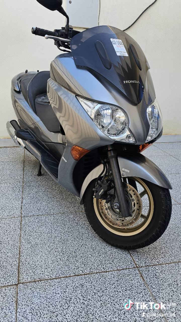 السلام عليكم. دراجة فورزة MFــ0.10 دراجة نضيفة جداً
مواصفات.نظام ABS(مانع انزلاق)
تدفئة باليدات 
7 كير
ويل ذهبي
مازدا كرستال 
دبل بصمة+ 2 سويج طوارئ 
عدة يدوية 
السعر 16 ورقة  مكان سامراء /***********
