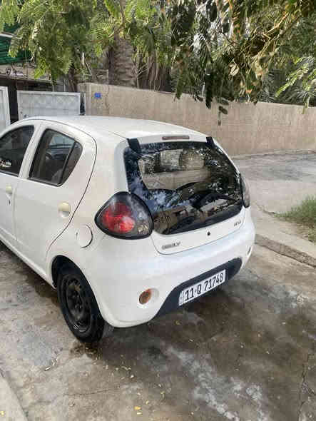 السلام عليكم 
باندة موديل 2012 للبيع 
بيهة باب السياق مبدل فقط 
رقم جديد انكليزي 
السعر ٤٨ورقة وبيهة مجال
العنوان بغداد  

***********
