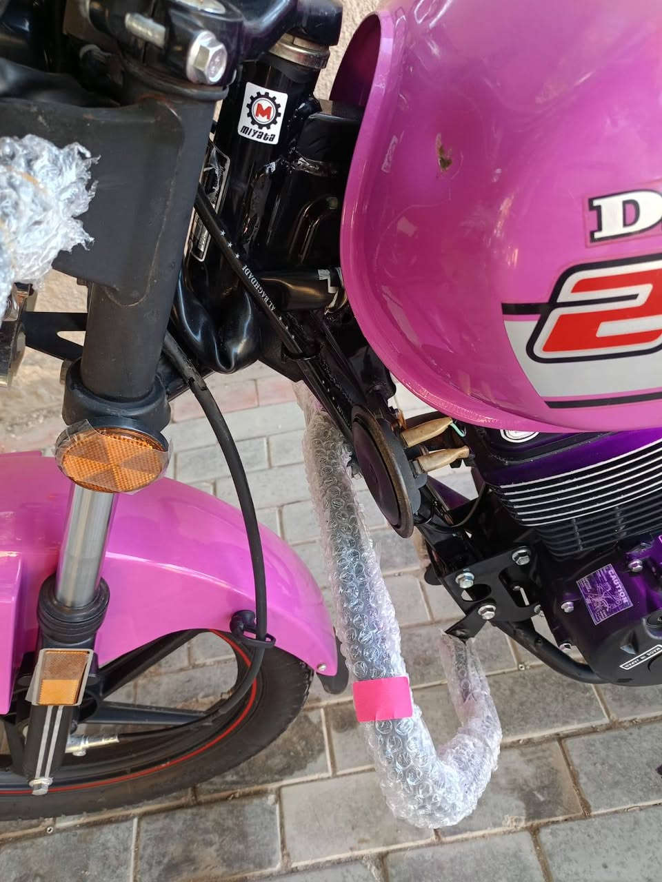 سلام عليكم دايون نفخ مديل 2023 مكينه 200 كتابه حمره سويج سجينه دراجه زيرو مماشيه قليل يعني وضع شركه الله شاهد برغي مامفتوح بيهه سعر مليون 600 كربلاء ***********
