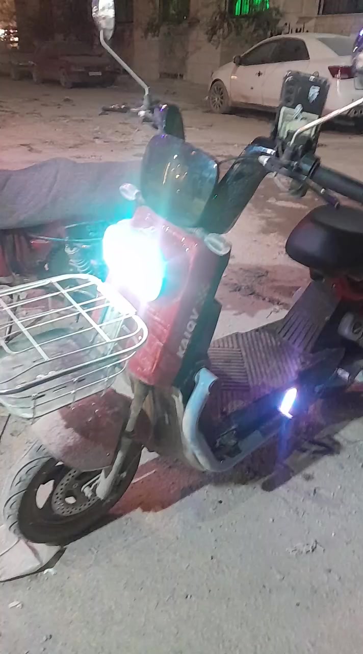 للبيع ب٢٥٠ دولر اخت الجديدة خمس بطاريات دبل ركاب وامشي محرك ١٥٠٠
شاشة دجيتل فيها بفلات بلوتس وجهاز إنذار وفاتورة 

للتواصل ٠٩٤٧٥٨٥٧٠٠

تواجد بلدة زملكا خلف جامع الشهداء معرض حبوس للدرجات 

ليصلك كل جديد تابع قناتنا على الوتس اب 

https://whatsapp.com/channel/0029VbBZfRZKgsNve7BQm03x


**إذا كنت صاحب هذا الإعلان وتريد حذفه لأي سبب، رجاءا أرسل رسالة إلى الدعم الفني**