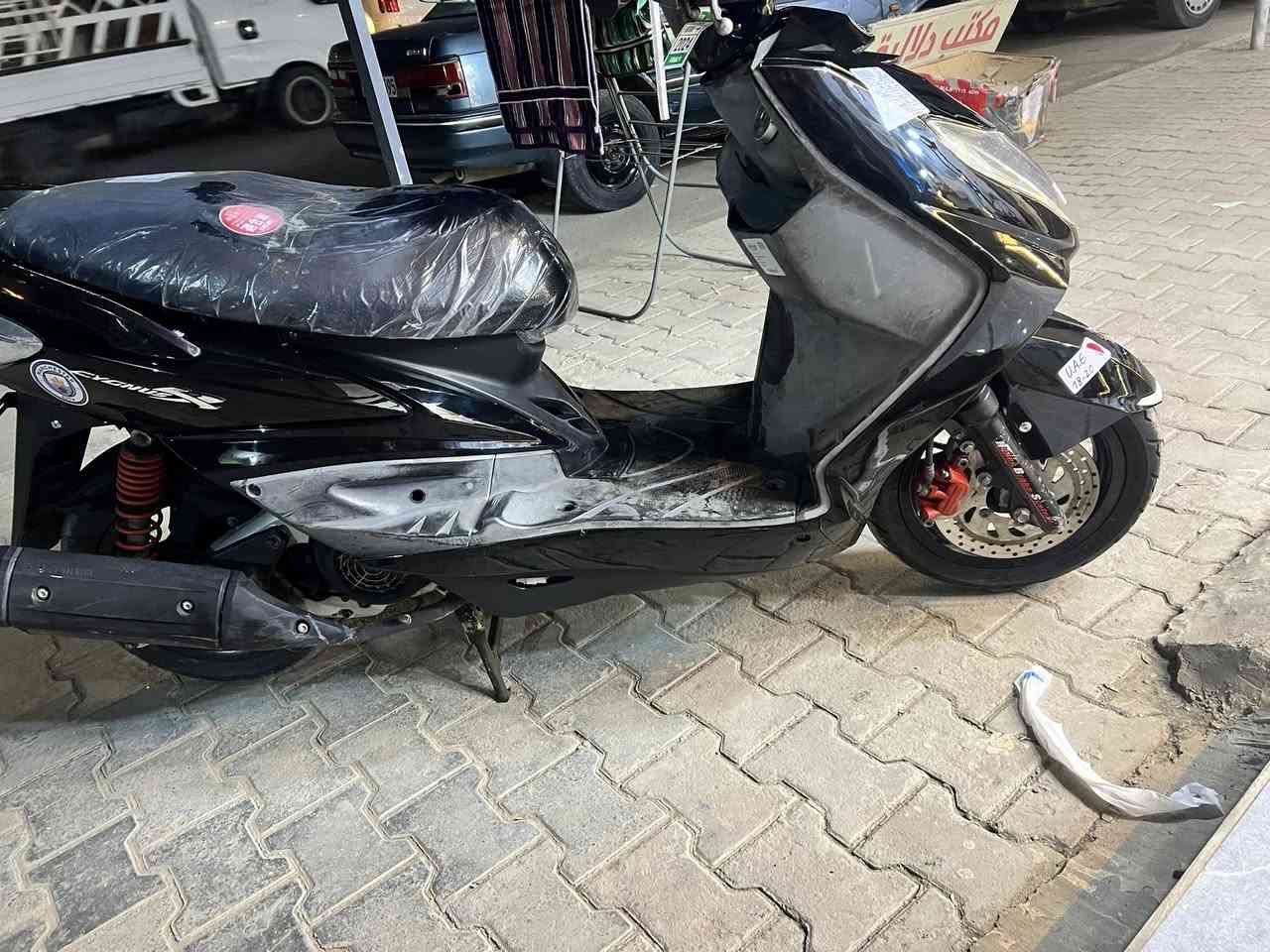 سلام عليكم....
دراجه سكنس فحل للبيع  🛵 رمبه صارلهشهر  
دراجه شلعه معدل كهربائيات كلهه شغاله دراجه جديده تايرات جديد  بلادية أي نقص مابيهة دهن جديد  
ديالى شهربان 
رقم ***********
