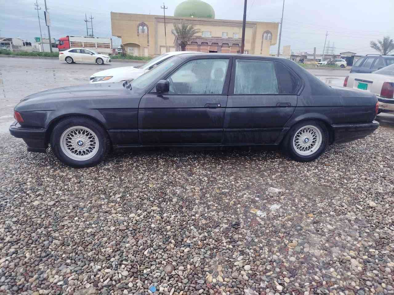 سلام عليكم شباب BMW 753موديل 91فول مواصفات 4جمات كهربائي بردات بلادي امرات كهربائي استرن كهربائي  تبريد تتفيايه كلشي شغال سعر 70هذا رقمي ***********
