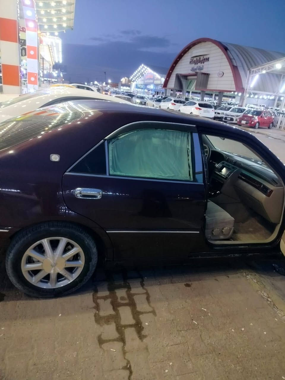 ملكه 2001 دكمه وحده مكينة 2500 vvt اللون كرزي رقم كركوك مدفوع كمرك وضريبة ارقام حديد وسنوية وملصق مكفولة من الكص والضربه. ب112 وبيهه مجال  مكان السياره نجف  ***********
