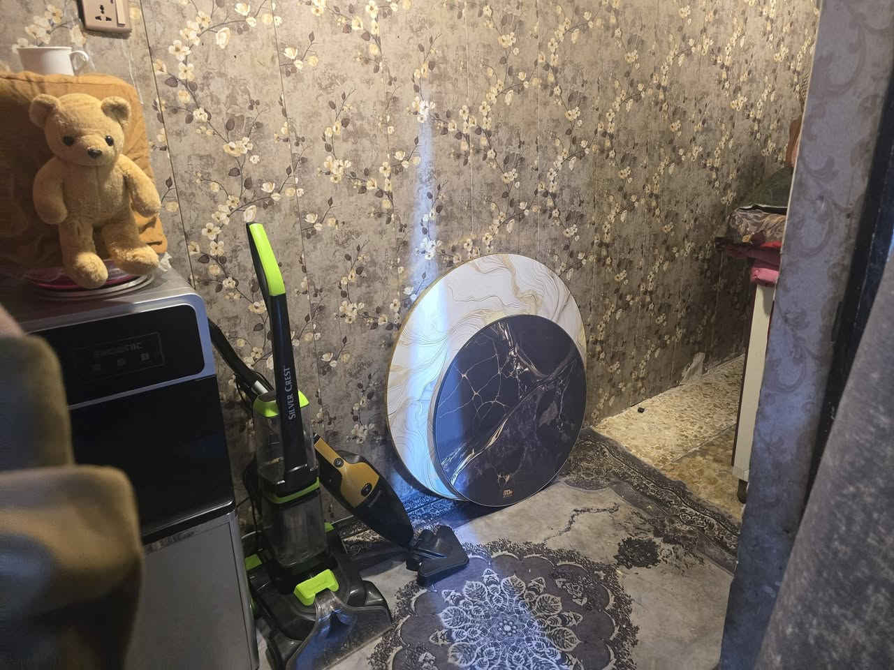 دار 110متر يحتوي علا غرفه واستقبال وصاله وخدمات وصاله كبيره طابق ثاني ومطبخ حار وبارد سعر 75مليون وكامل خدمات مجاري واناره ومياء وتبليط للستفسار الارقام تاليه ***********
***********
