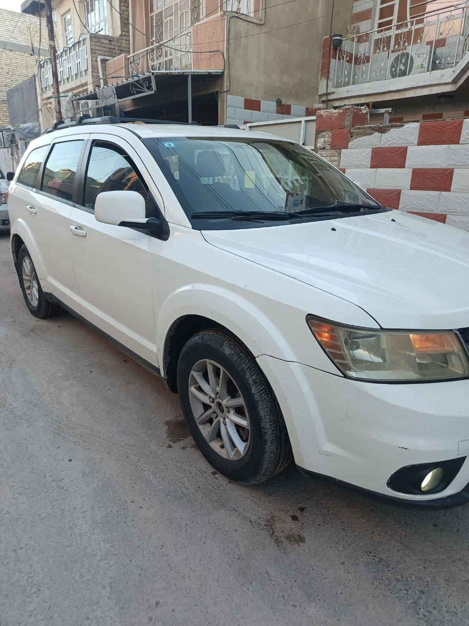 سلام عليكم دوج جورني مديل ٢٠١٤ 
٦ سلندر ٧راكب ٣ قطع تبريد
داخل مخمل أرضية جلد تغليف سيارة بيهة منظومة غاز ٦٠ لتر كلشي شغال بسيارة ما بيهة دكمه نقص تايرات+ باتري+ صدر امامي خلفي كله جديد 
حادث سيارة جاملغ وبنيد بدون دواخل بدون ايرباك سليم كلهه
السعر ١٣٠ بي مجال عنوان بغداد الشعب 
***********
***********
