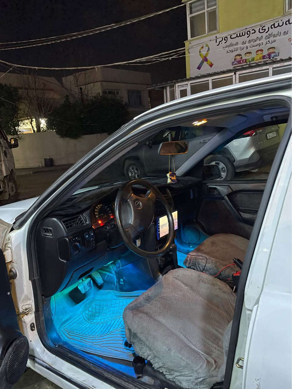 فيكترا 1992 
11 وةقةرة غرامة لسةر 
موديل 1992 
رةنگ سپي 
بي زةربة بي صبغ هندةك قلم و تعديل خفيف لي هةنة
سيارة فول پاقژة و جاهزة كامل هةمي تشتي وي بةدل كري و جاهز كري 
سيارة فول مواصفات  
گير توماتيك 
سلايت 
جاميت سينگي كاهرةباي 
گيرو مةكينة ب شرت 
فول فولة سيارة 
هةيكةلي وي زيدة پاقژة 
رقم دهوك 
سعر 40 و مةجال 
Call : 0750 8589068 
Call : 0750 0089885 دهوك, العراق
