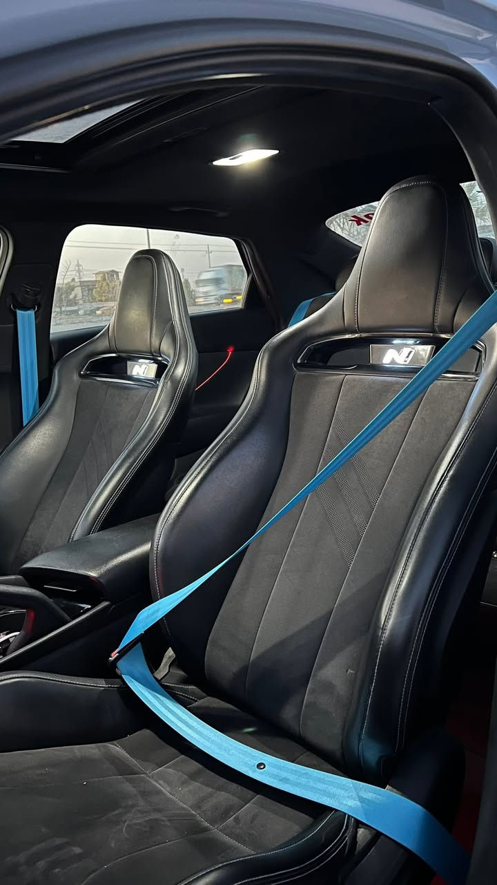 بسم الله الرحمن الرحيم
حلال القوي للبيع 🩵🩵 
Hyundai Elentra N 2022
مبدل دهن جديد 🔥
وعليها ادامة جديدة كاملة للسيارة🔥

المواصفات:❤️‍🔥N  سرعة 300
السعر  154 وبيها مجال ✅
السيارة ماشية 44 ميل..

1️⃣كير اوتماتيك 8 نمر دبل كلچ DCT 
2️⃣كشن حضن 
3️⃣كشن علامة N
4️⃣كشنات كنتاره وجلد N
5️⃣سلايد روف 
6️⃣اناره داخليه 👌🏻٢٤ لون
7️⃣تحكم ستيرن نورمال وسبورت
8️⃣تحكم دبلات نورمال وسبورت
9️⃣ابواب بصمة
1️⃣0️⃣بصمة تشغيل 
1️⃣1️⃣شحن وايرلس
1️⃣2️⃣شاشة متصله 
1️⃣3️⃣كاميرا
1️⃣4️⃣نظام صوت _𝐁𝐎𝐒𝐒
1️⃣5️⃣اشارة ترحيب
1️⃣6️⃣اشارة مرايا
1️⃣7️⃣اوتو ستوب
1️⃣8️⃣نقطة عمياء
1️⃣9️⃣تحديد سرعة
2️⃣0️⃣تحديد مسار
2️⃣1️⃣رادار امامي 
2️⃣2️⃣رادار جانبي 
2️⃣2️⃣رادار خلفي 
2️⃣3️⃣حساسات جانبي 
2️⃣4️⃣حساسات خلفي
2️⃣5️⃣نظام _ 𝐍𝐎𝐑𝐌𝐀𝐋
2️⃣6️⃣نظام _ 𝐒𝐏𝐎𝐑𝐓
2️⃣7️⃣نظام _ N🚀
2️⃣8️⃣نظام _NGS☠️🩶
2️⃣9️⃣كشنات هيتر
3️⃣0️⃣ستيرن هيتر
3️⃣2️⃣صندوق ذكي
3️⃣3️⃣لايتات ليد 4 عدسات زينون
3️⃣4️⃣بگلايت ليد

صور الحادث مرفوقة بالمنشور
بدون دواخل وايرباك

+ السيارة ستوك ملاعب بيها بالنسبة للصوت مال طلق والخ كله بلادي ﻼن هواي ميعرفون هالشي لكن شوي مرتبها مغير لون الاحزمة حاطلها هوائية وعطاس لدات داخلية يعني جمبزة حلوه تفاصيل الترتيب..

مكان السياره بغداد حي الجامعة
 
للاستفسار : ***********
