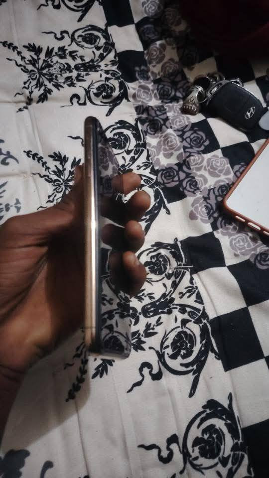 للبيع ايفون اكس اس ماكس جهاز ما مبدل قطعه بيه فقط بيه خلل كامرات وسماعه لاتصال جهاز نضيف ذاكرته 256 بطاريته 84 السعر 160وبيه مجال بسيط شراي خاص او وتساب
***********
