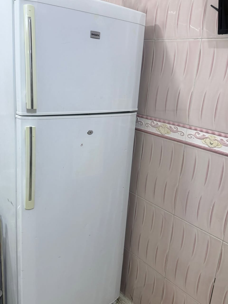 سلام عليكم عندي ثلاجات اثنين نظيفات بس اثنين بيهن ظعف ب التبريد يعني شغلهن 80 بلميه ابيعيهن شلع ب 250 قفل والله كشرهن كلش نظيف مكاني بغداد ***********
