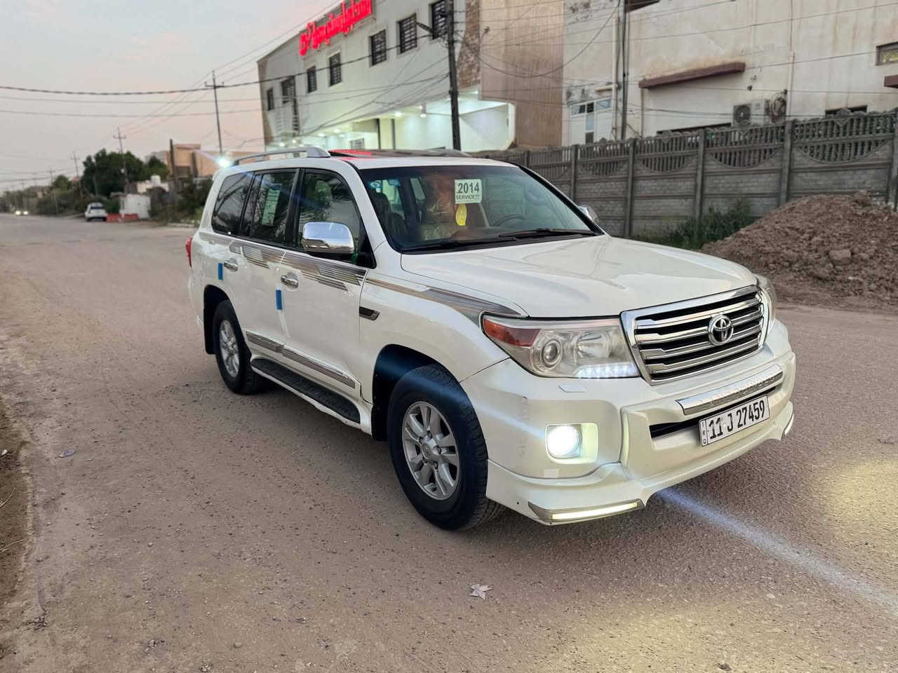 سلام عليكم 
لاندكروز 2009 محدثه 15 
فول مواصفات الأخير فتحه بصمه شاشه 
السعر 225 بيه مجال بيع سريع عارضها 
تبريد ثلج 🥶  كلشي حلوه 
محرك وكير وحداديه مكفولات تخم تاير جديد 
محرك 6 سلندر مامفتوح شرط سيارة جديدة وجاهزه 
رقم بغداد انكليزي بسمي شخصيأ هزه ورقم جديد
مكاني بابل *********** او *********** الاستفسار 👍 بيه مكانات صبغ اثر شخط طابعه 
قماره وتكم مكفولات بدون فتح سيارة

