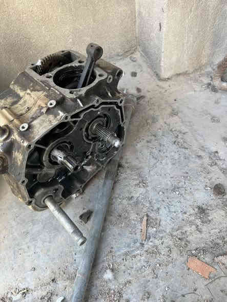 محرك مفصخ كامل هو براغيه شغال ب30 وبيه مجال مكاني بغداد الغزاليه ***********
