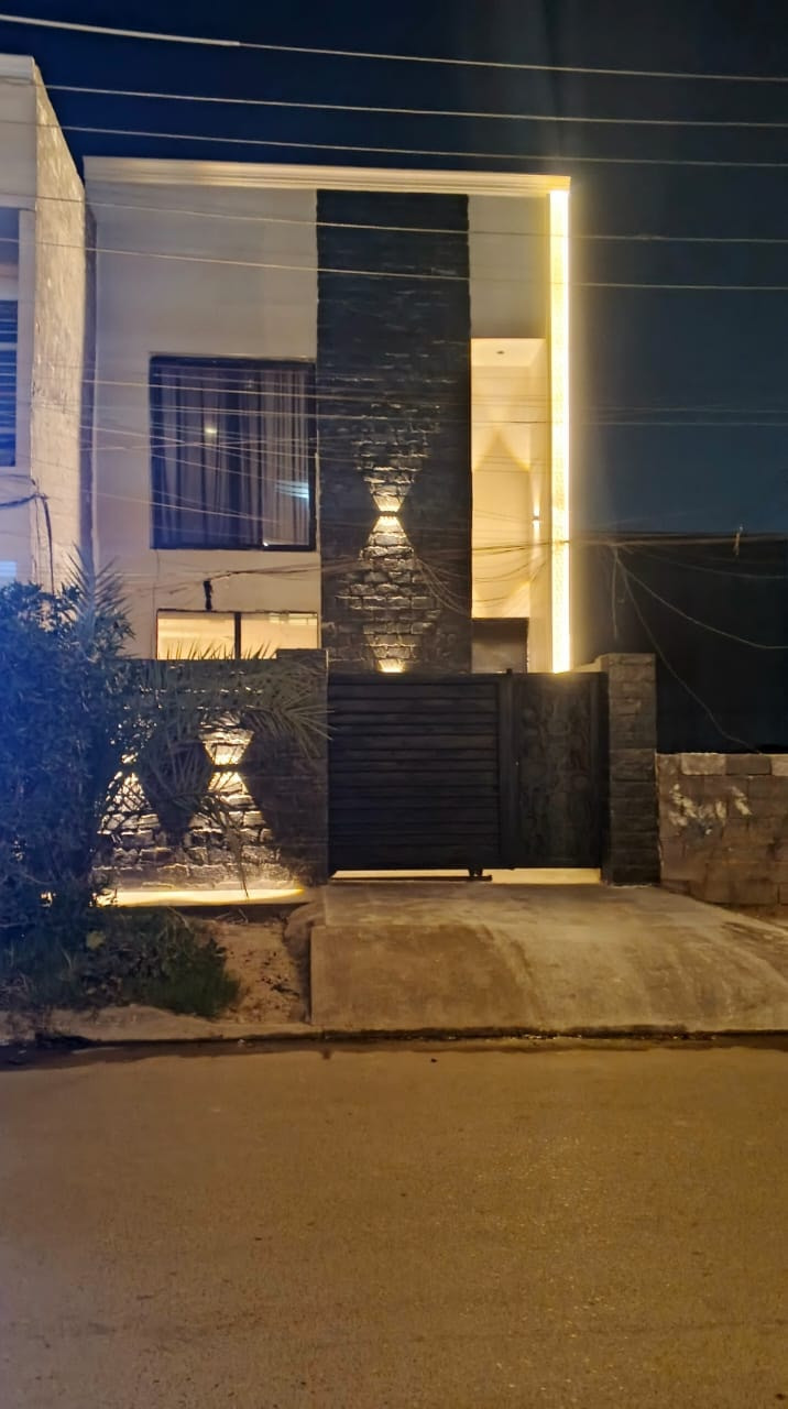 يالله السلام عليكم 
يعلن مكتب المرتضى للعقار عن بيع دار مساحه 120م الواجهه 6 والنزال 20 وبسعر مناسب 
عنوان الدار بغداد حي الجهاد الامانه شارع 15م
المحتويات 
غرف نوم عدد 3
استقبال وهول 
مطبخ كبير 
مدخلين 
صحيات كل طابق 
البيت جدا نظيف 
بناء حديث 
للأستفسار الاتصال على الرقم التالي 
***********
عنوان المكتب بغداد حي الجهاد الشارع التجاري ديوان الاصيل قرب كوفي شوب ركن الديوان شعارنا الثقه والامانه........
