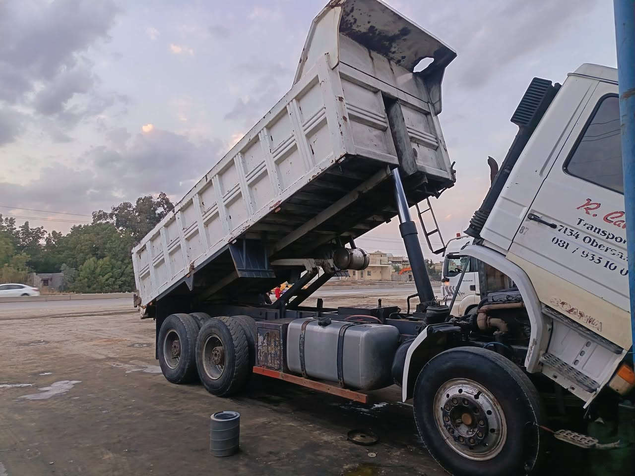 السلام عليكم سكانيا 113 ماكينه  88 /3 /3 جير قلاب ***********جاهزه للشغل مكان بغداد سياره كفاله
