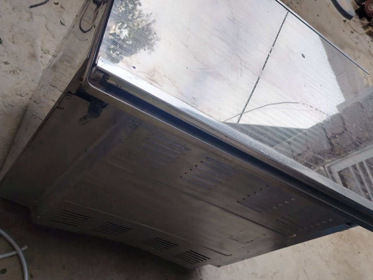 طباخ للبيع شرط الفحص مكاني طويريج ***********
