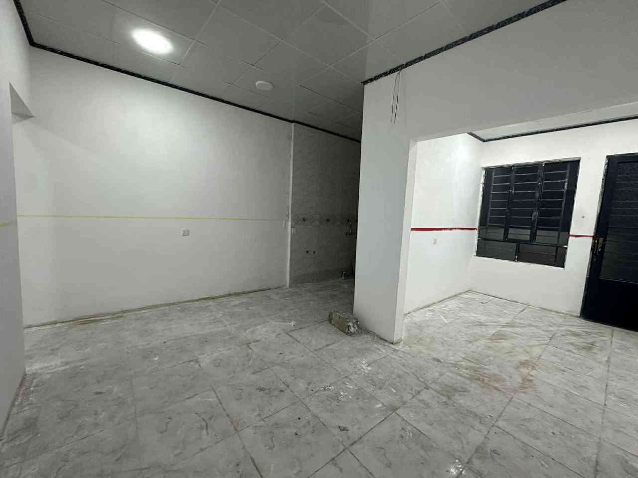 يتوفر 🛑🛑🛑🛑🛑🛑🛑🛑🛑
شقة طابق ثاني للايجار 
في حي سومر 👉👉👉👉👉👉👉
مساحة 100 متر 
بناء حديث فول سيراميك بورسلين 🫸🫸🫸🫸🫸🫸
زيرو 
تتكون من غرفة نوم وهول واستقبال وصيحات ومطبخ 
السعر 250 
ملاحظة الماء والكهرباء على صاحب البيت 
موقع مميز خلف مطعم سومر 
للاتصال والاستفسار ***********
                                ***********
