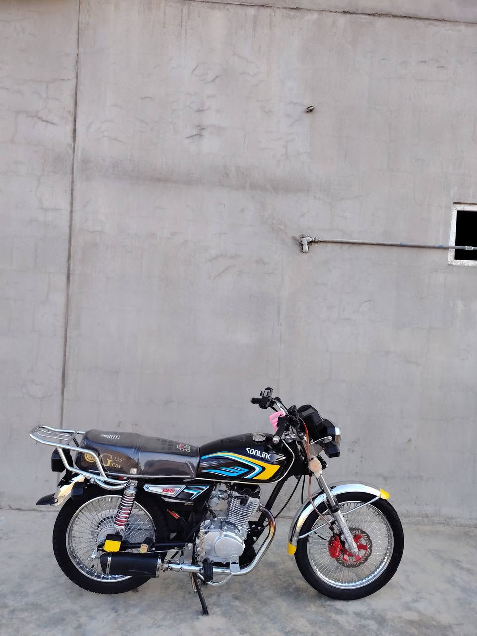 سلام عليكم يوجد موطورات للبيع عدد(2)
موطور سونك موديل 2024 محرك مامفتوح شرط لايت زينون شاشة إلكتروني تايرات جدد وزن ثقيل اشاير كله شغاله لون اسود منفيس بي تانكي نفخ مابي نقص برغي كله شرط سويجات 3
الثاني موطور سونك الأصلي موديل 2025 محرك مامفتوح شرط لايت زينون شاشة إلكتروني تايرات مستخدم 2شهرين صالنصه رياضي نشرات مجمبز مرتب حيل دروعه بي بكل مكان اشاير كله شغاله لون اسود منفيس بي تانكي نفخ مابي نقص برغي..... ملاحظة يرهم (نقد وقصط) *********** مكاني الحويجه داخل وحياكم..
