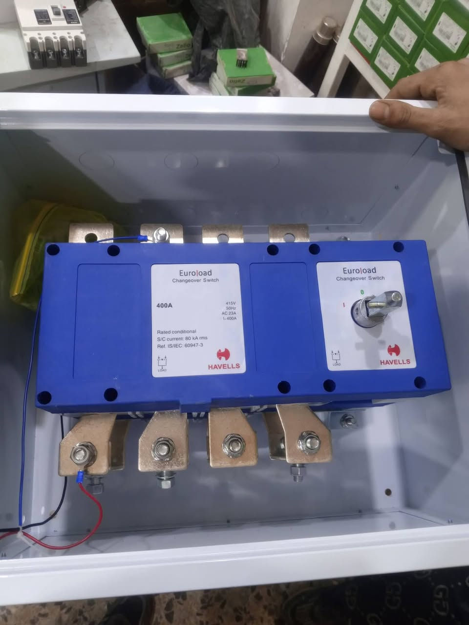 يوجد لدينا جنج اوفر هندي 
   250 امبير . 400 . 630 امبير   
 كامل مع بورد جديد بلكارتونه 
الاستفسار 👈***********👉
خدمه توصيل جميع المحافظات العراق#
