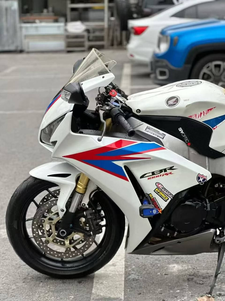 CBR1000RR
2015
55ورقە 
***********
***********
***********
