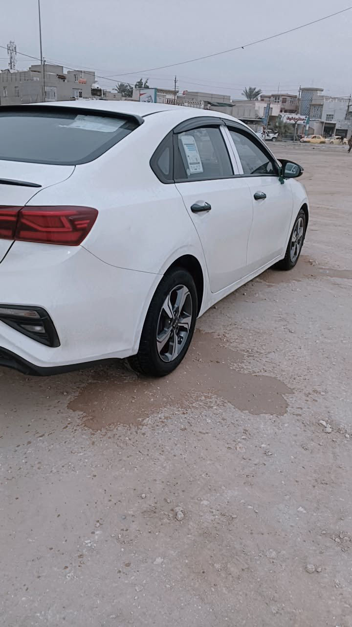 سلاام عليكم سيراتو للبيع موديل 19رقم اربيل ساقط سياره فول عده الفتحه مكينه 2000دوش سياره جديده بمعنه الكلمه ب 155اوبيه مجال قليل
 ترهم مراوس ب 22 او23حسب القناعه 
***********
