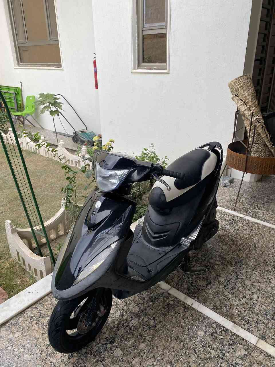 للبيع ماكس عدلـه مفتوحه بس ولفات بوشتها الاصليه الدراجه كلها ختم واحد من الطول للطول ويـ المكينه كهربائيات كلها شغاله نقصها بس شخاطه مال سلف شلعة ومشي خير من اللـه السعر 650 وبيها مجال للشراي ***********
 مامتواجد فيس🤍

